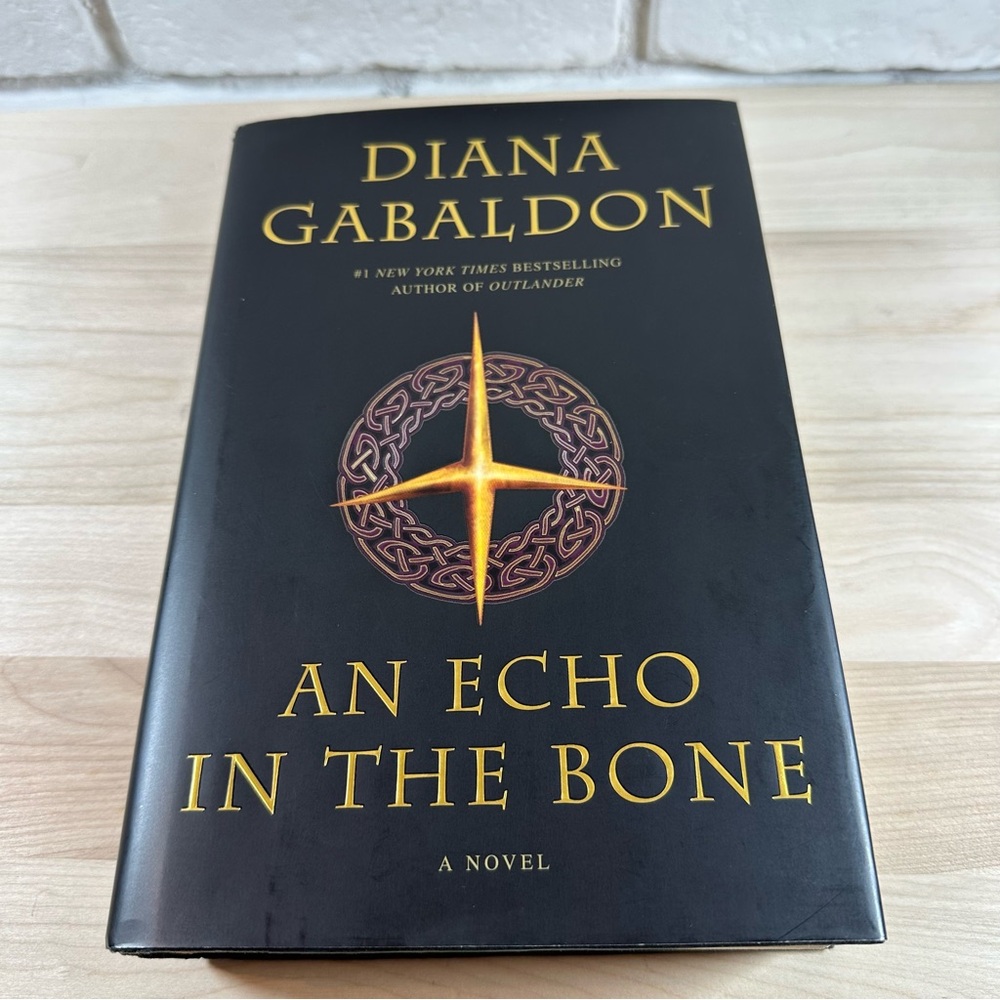 AN ECHO IN THE BONE by Diana Gabaldon Hardcover Book EUC